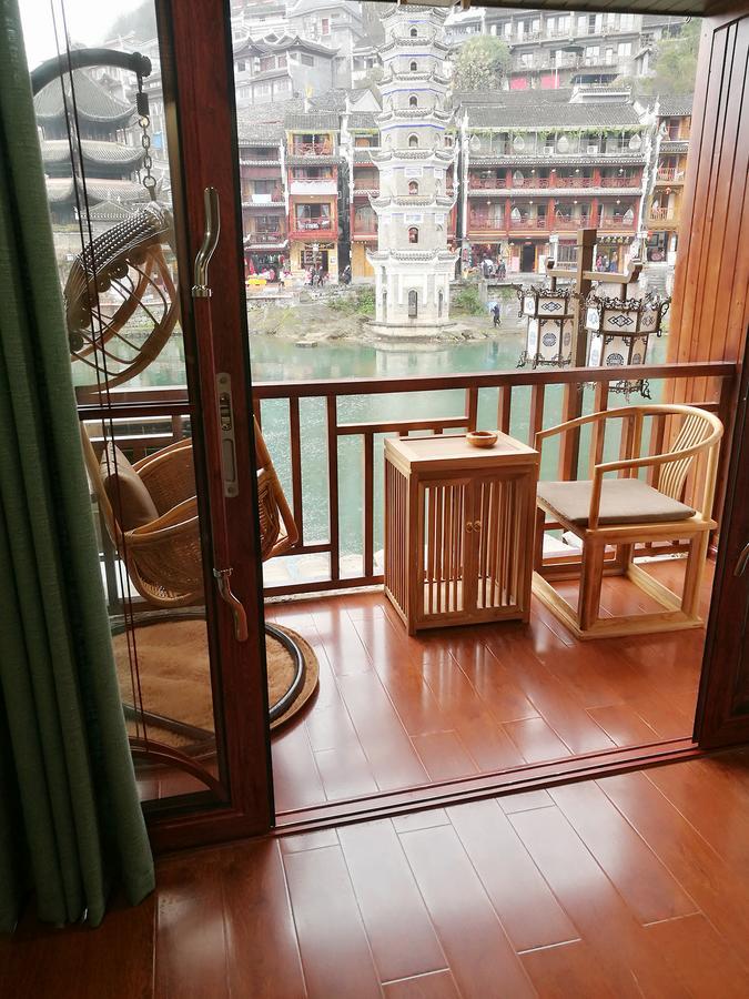 沱江缘民宿 Fenghuang Exterior photo