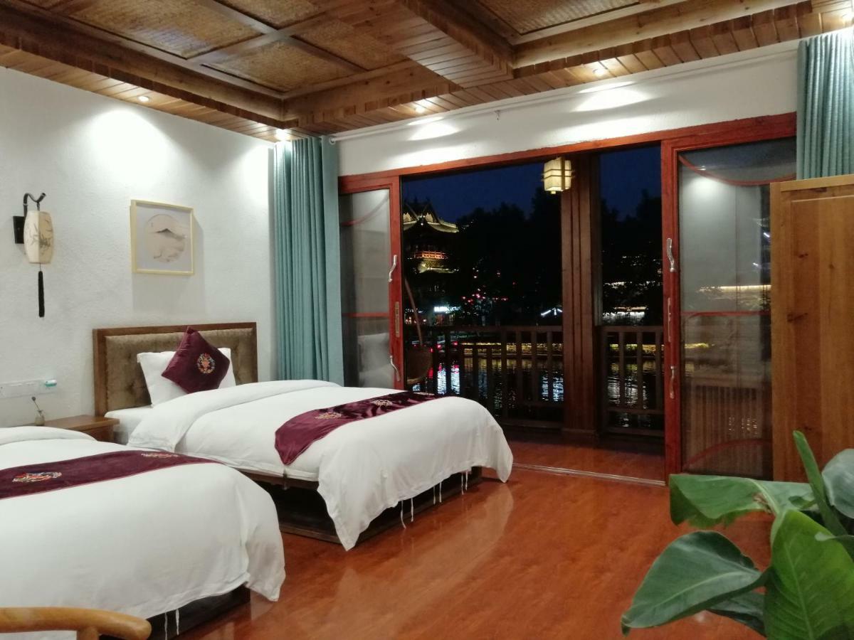 沱江缘民宿 Fenghuang Exterior photo