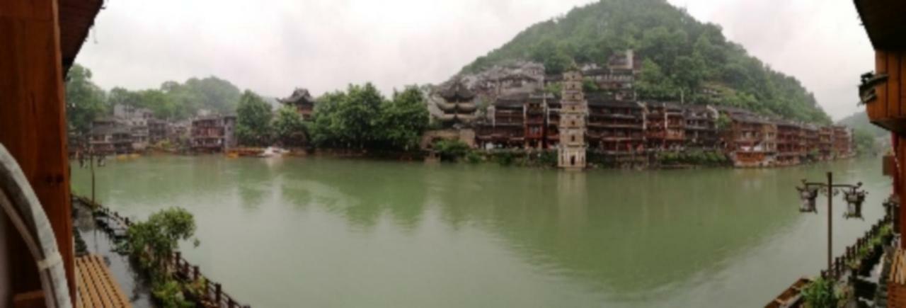 沱江缘民宿 Fenghuang Exterior photo